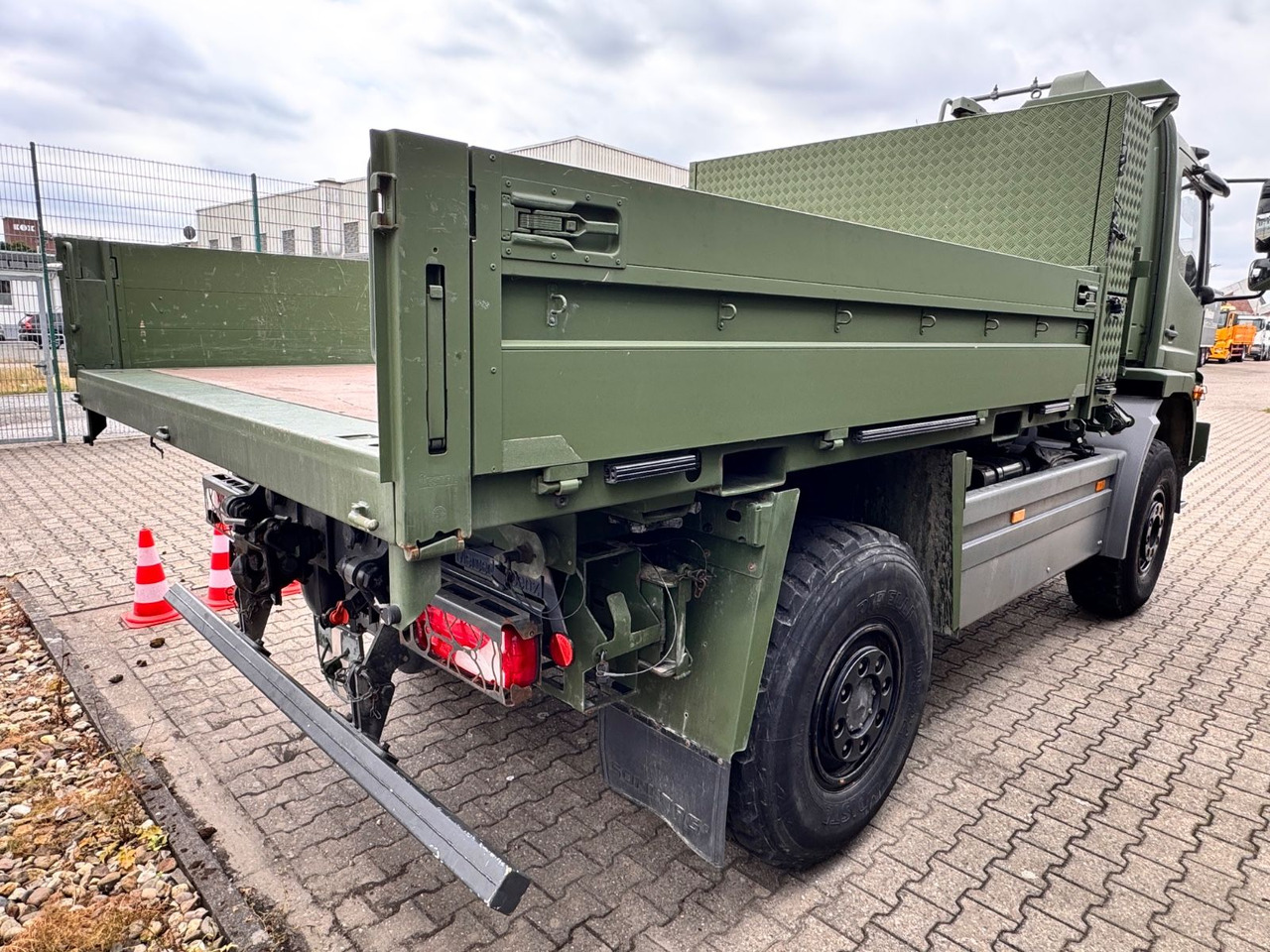 Mercedes-Benz 1018 Atego 4x4 Allrad Camper - شاحنة مفتوحة: صورة 4 Mercedes-Benz 1018 Atego 4x4 Allrad Camper - شاحنة مفتوحة: صورة 4