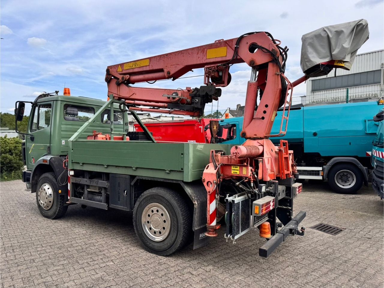 Mercedes-Benz 1417 AK Allrad Palfinger Montagekran 17,7m 64TKM - شاحنة كرين: صورة 4 Mercedes-Benz 1417 AK Allrad Palfinger Montagekran 17,7m 64TKM - شاحنة كرين: صورة 4