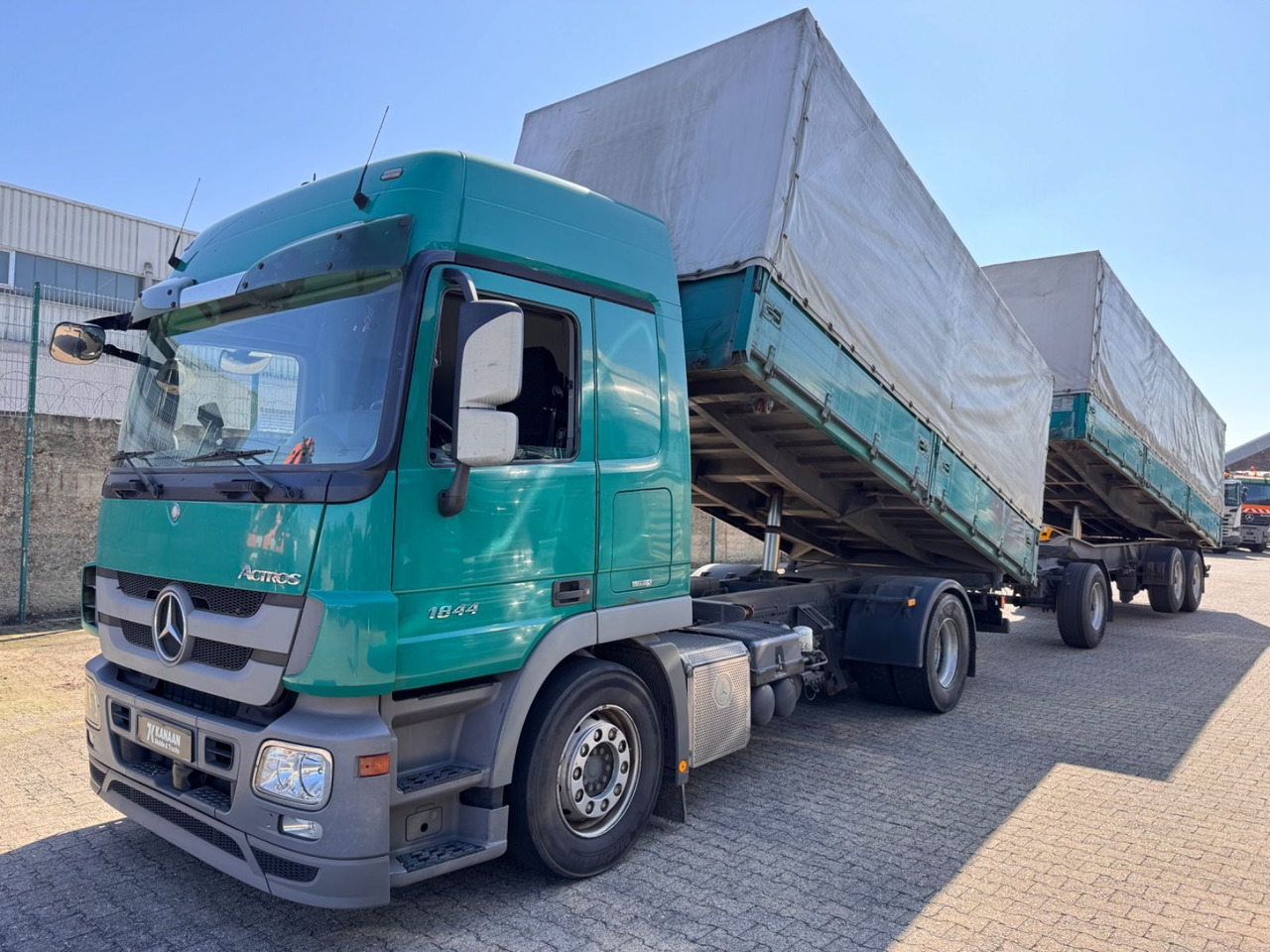 Mercedes-Benz 1844 Actros MP3 3-SeitenKipper Getreide Pritsche - شاحنة قلاب: صورة 4 Mercedes-Benz 1844 Actros MP3 3-SeitenKipper Getreide Pritsche - شاحنة قلاب: صورة 4