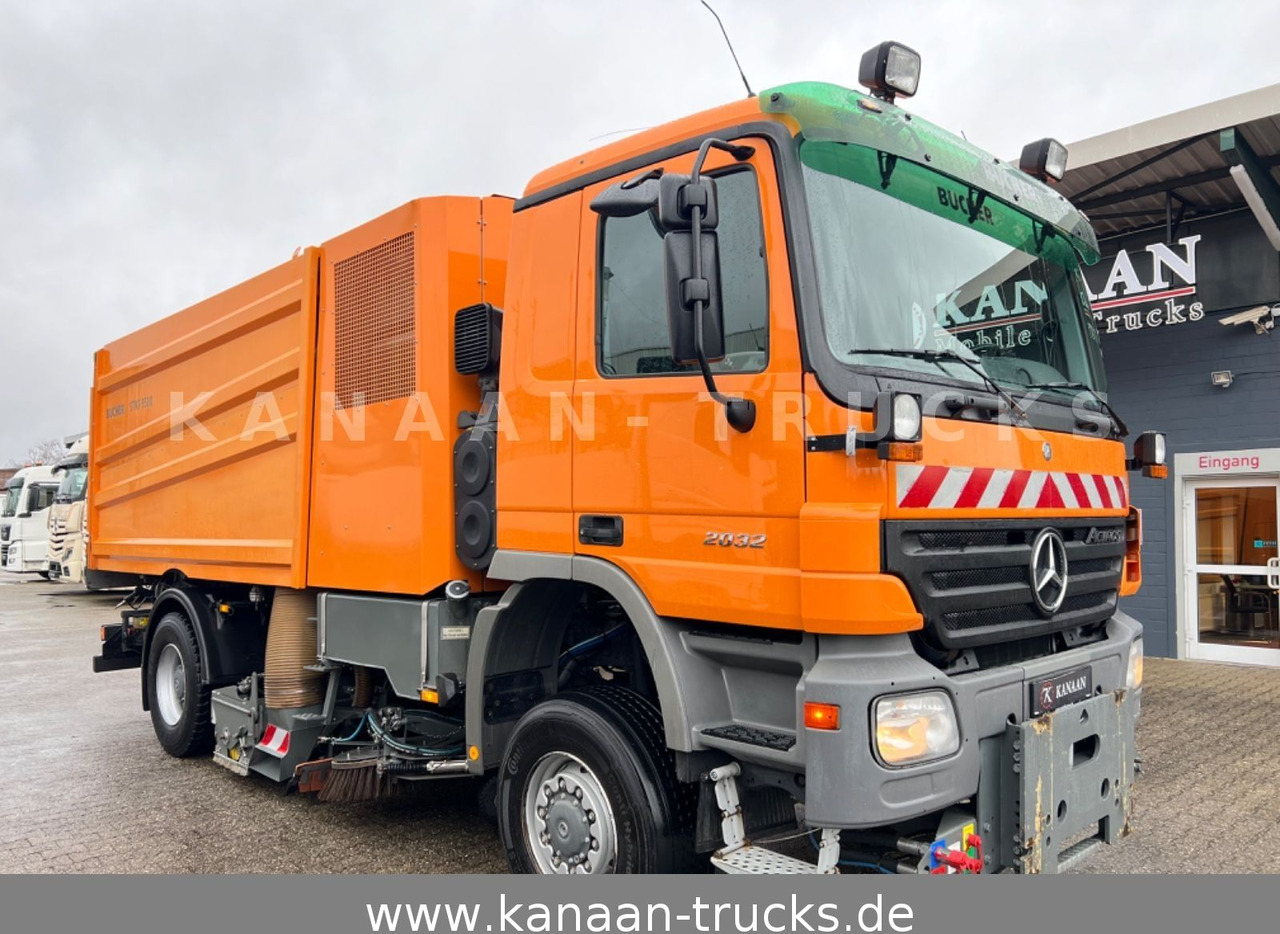 Mercedes-Benz 2032 Actros 4x4 Bucher STKF 9500 AIRPORT KLIMA - سياره كنس شوارع: صورة 2 Mercedes-Benz 2032 Actros 4x4 Bucher STKF 9500 AIRPORT KLIMA - سياره كنس شوارع: صورة 2