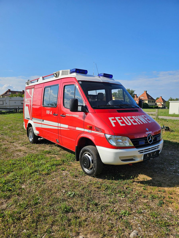 Mercedes-Benz Allrad Sprinter 416 Feuerwehr 4x4 VAN - شاحنة التوصيل: صورة 1 Mercedes-Benz Allrad Sprinter 416 Feuerwehr 4x4 VAN - شاحنة التوصيل: صورة 1