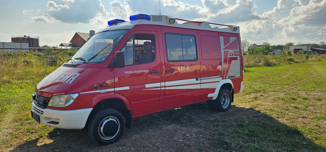Mercedes-Benz Allrad Sprinter 416 Feuerwehr 4x4 VAN - شاحنة التوصيل: صورة 3 Mercedes-Benz Allrad Sprinter 416 Feuerwehr 4x4 VAN - شاحنة التوصيل: صورة 3