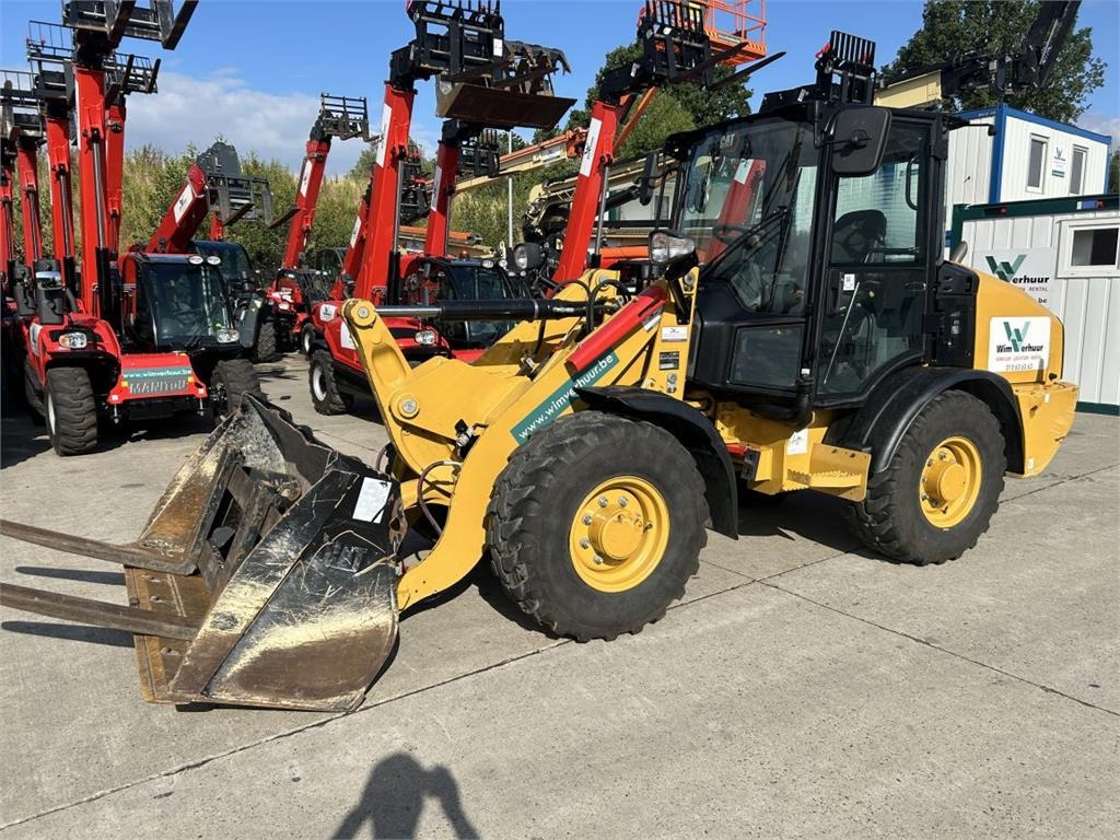 CAT 906 (9145) - لودر مفصلي صغير: صورة 2 CAT 906 (9145) - لودر مفصلي صغير: صورة 2