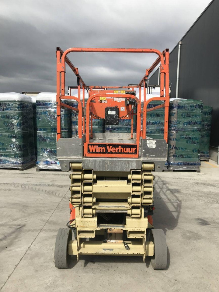 JLG 3246ES (1240) - رافعة هيدروليكية مقصية: صورة 2 JLG 3246ES (1240) - رافعة هيدروليكية مقصية: صورة 2