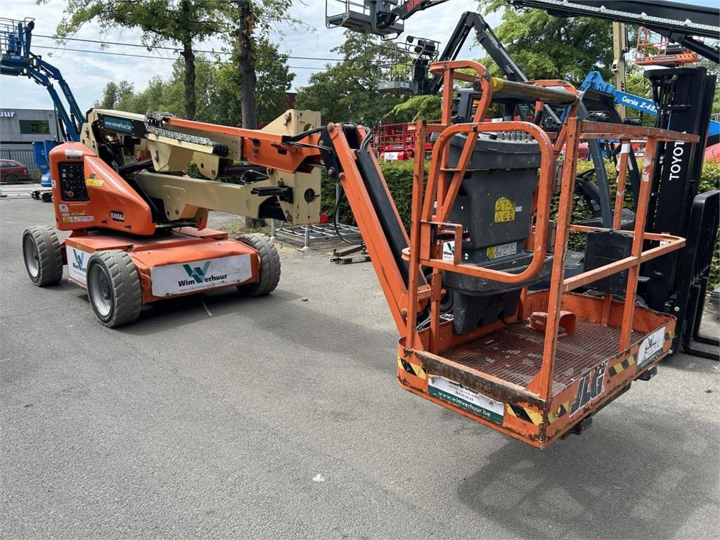 JLG E450AJ (2005) - شاحنة ذراع مفصلي: صورة 1 JLG E450AJ (2005) - شاحنة ذراع مفصلي: صورة 1
