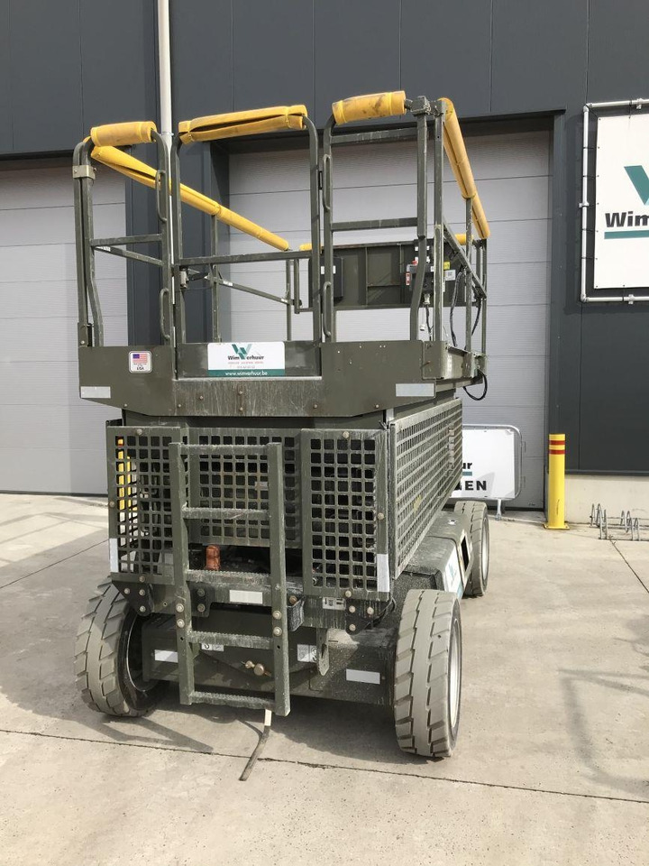 JLG M3369 (4331) - رافعة هيدروليكية مقصية: صورة 2 JLG M3369 (4331) - رافعة هيدروليكية مقصية: صورة 2