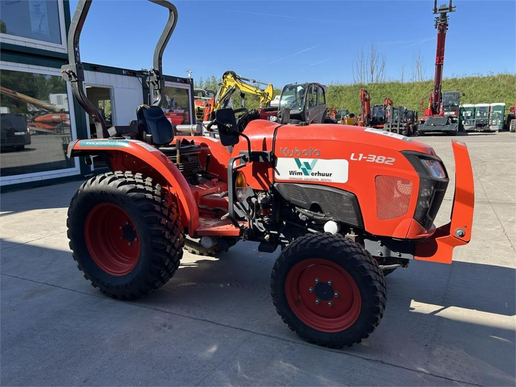 Kubota L1-382 (5283) - جرار البلدية: صورة 4 Kubota L1-382 (5283) - جرار البلدية: صورة 4