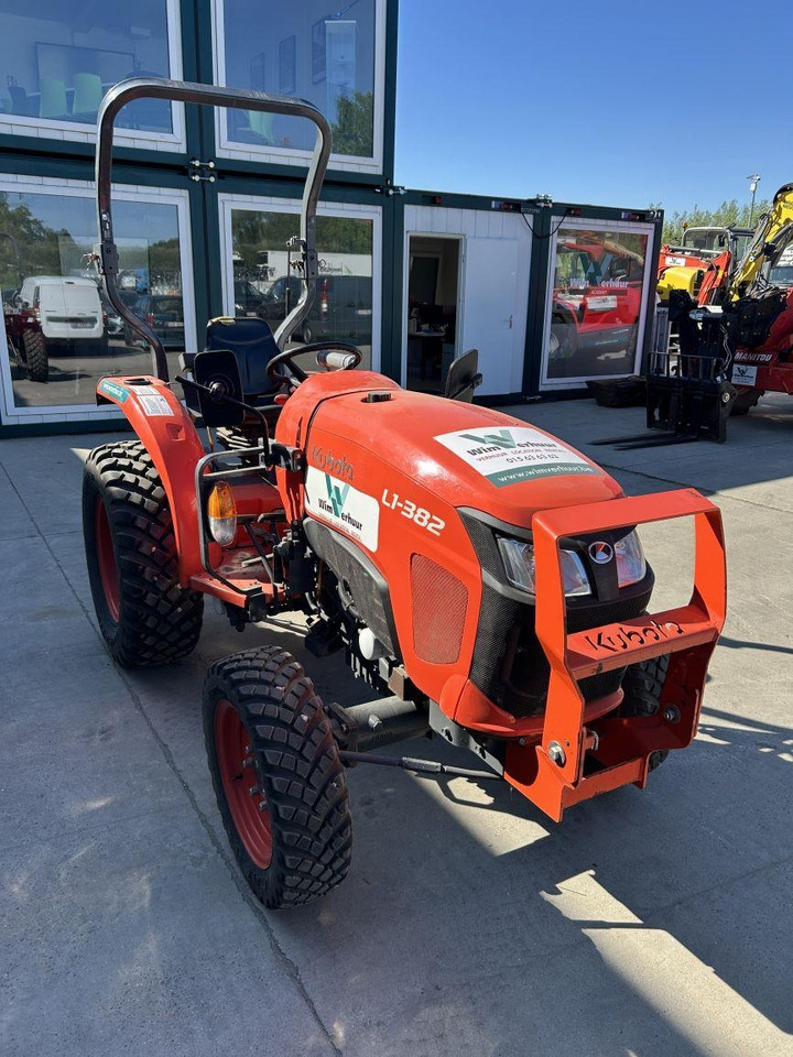 Kubota L1-382 (5283) - جرار البلدية: صورة 3 Kubota L1-382 (5283) - جرار البلدية: صورة 3