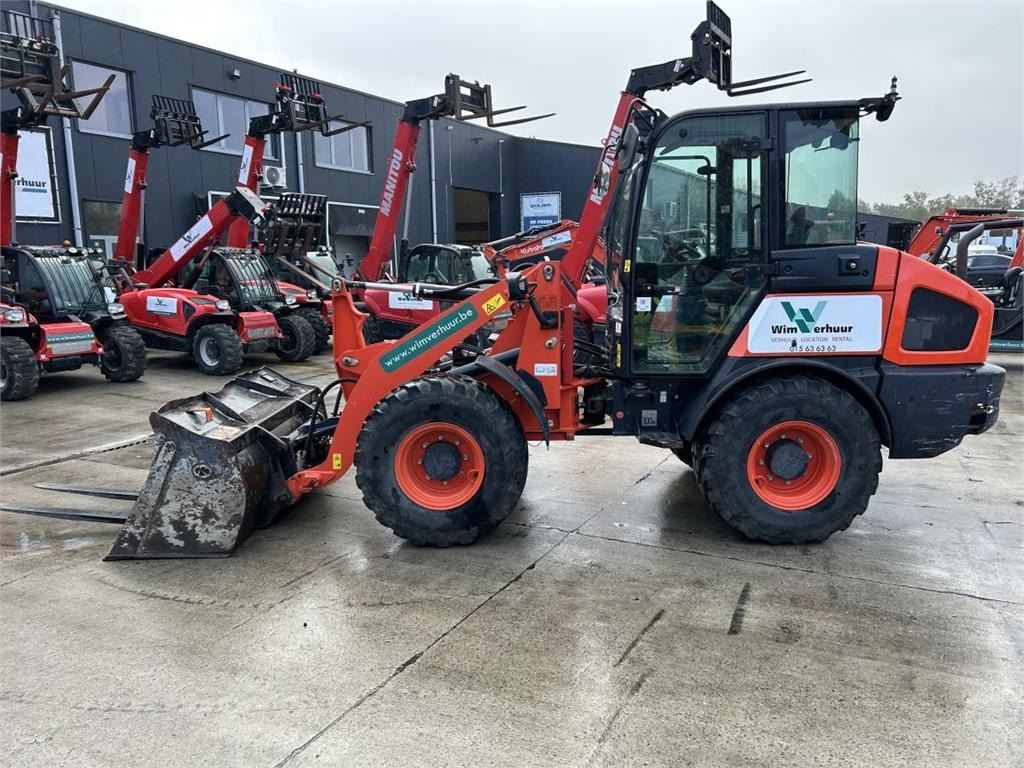 Kubota R070 (6678) - لودر مفصلي صغير: صورة 1 Kubota R070 (6678) - لودر مفصلي صغير: صورة 1
