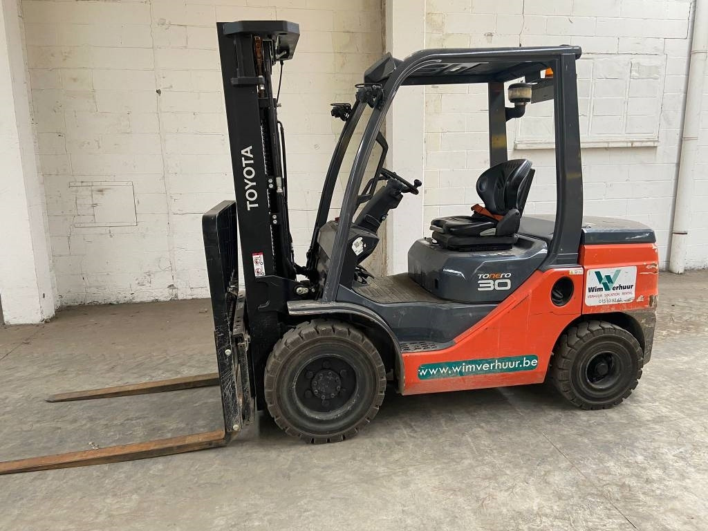 Toyota 52-8 FD 30 - رافعة شوكية ديزل: صورة 1 Toyota 52-8 FD 30 - رافعة شوكية ديزل: صورة 1