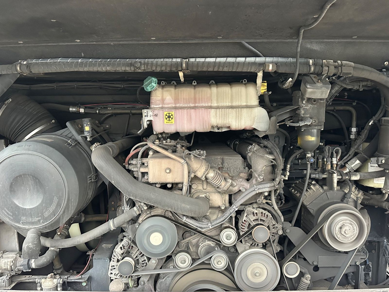 MAN R08 Lions Coach L (wenig Km*Behinderten gerecht) MAN R08 Lions Coach L (wenig Km*Behinderten gerecht) - مركبة كوتش: صورة 4 MAN R08 Lions Coach L (wenig Km*Behinderten gerecht) MAN R08 Lions Coach L (wenig Km*Behinderten gerecht) - مركبة كوتش: صورة 4