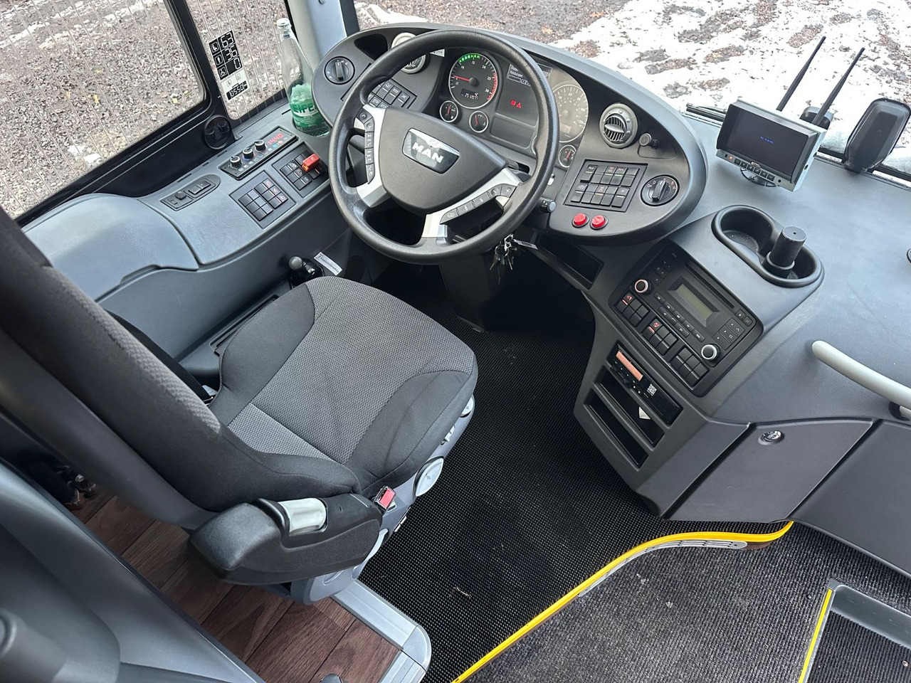 MAN R13 Lions Regio L (65Sitze*251 tKm) - حافلة سوبربان: صورة 4 MAN R13 Lions Regio L (65Sitze*251 tKm) - حافلة سوبربان: صورة 4