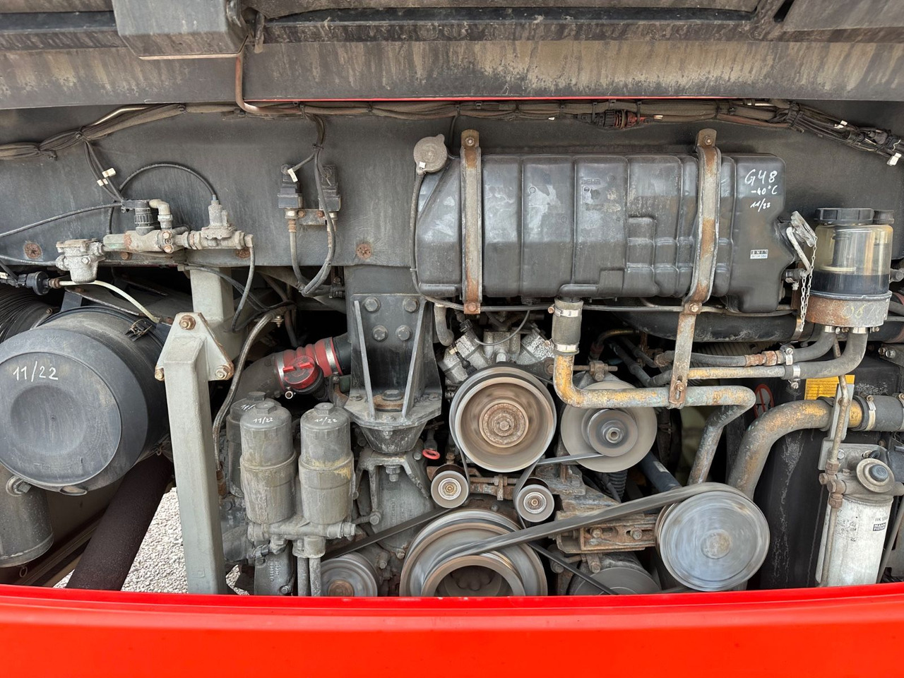 Mercedes-Benz O550 Integro (56 Sitze*Klima*Schalt) - حافلة سوبربان: صورة 4 Mercedes-Benz O550 Integro (56 Sitze*Klima*Schalt) - حافلة سوبربان: صورة 4