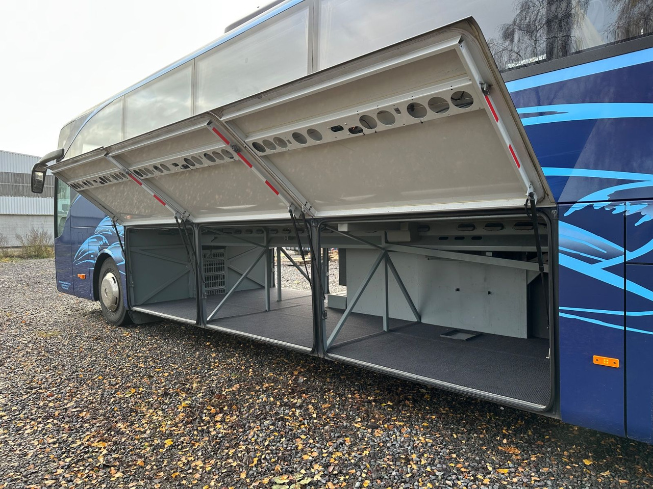 Mercedes-Benz Tourismo O350 17 RHD-L (59Sitze*DE*TOP) - مركبة كوتش: صورة 4 Mercedes-Benz Tourismo O350 17 RHD-L (59Sitze*DE*TOP) - مركبة كوتش: صورة 4