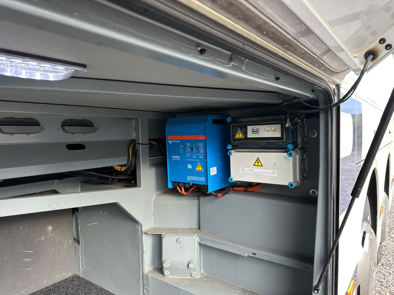 Mercedes-Benz Tourismo O350 17 RHD-L (60 Sitze*341.tKM*DE*TOP) - مركبة كوتش: صورة 5 Mercedes-Benz Tourismo O350 17 RHD-L (60 Sitze*341.tKM*DE*TOP) - مركبة كوتش: صورة 5