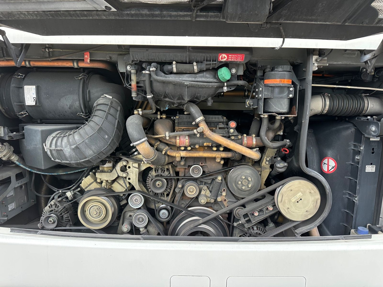 Mercedes-Benz Tourismo O350 17 RHD-L (60 Sitze*341.tKM*DE*TOP) - مركبة كوتش: صورة 4 Mercedes-Benz Tourismo O350 17 RHD-L (60 Sitze*341.tKM*DE*TOP) - مركبة كوتش: صورة 4