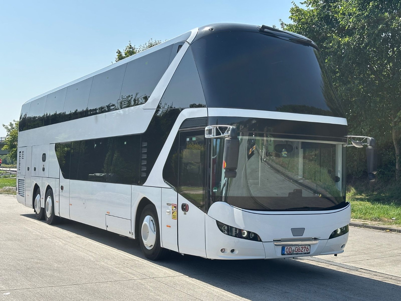 Neoplan P06 Skyliner L (83 Sitze*TOP*Motor Neu*Panorama) - حافلة ذات طابقين: صورة 1 Neoplan P06 Skyliner L (83 Sitze*TOP*Motor Neu*Panorama) - حافلة ذات طابقين: صورة 1