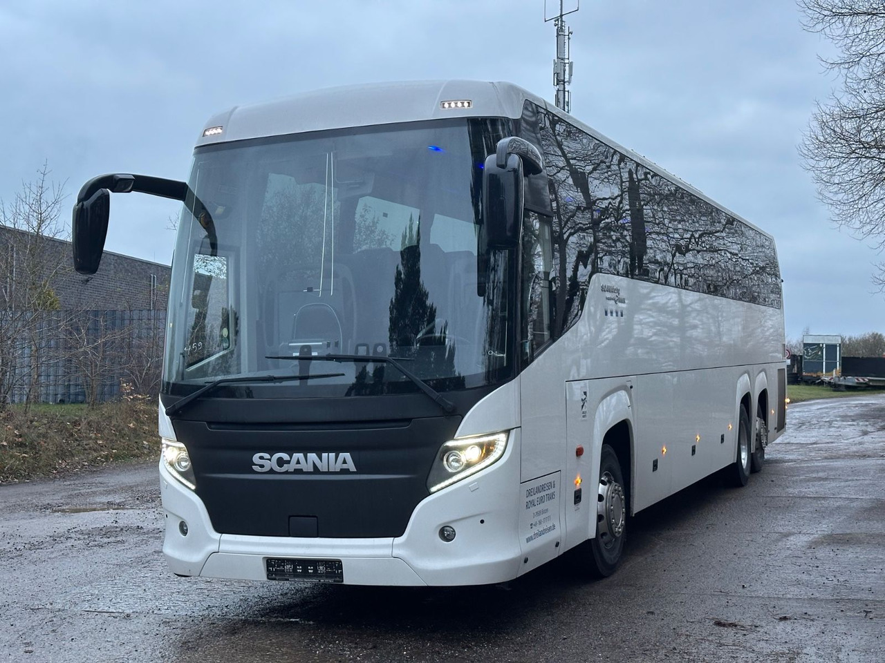 Scania Touring HD Higer 6X2 (86 tKm*59 Sitze) - مركبة كوتش: صورة 1 Scania Touring HD Higer 6X2 (86 tKm*59 Sitze) - مركبة كوتش: صورة 1