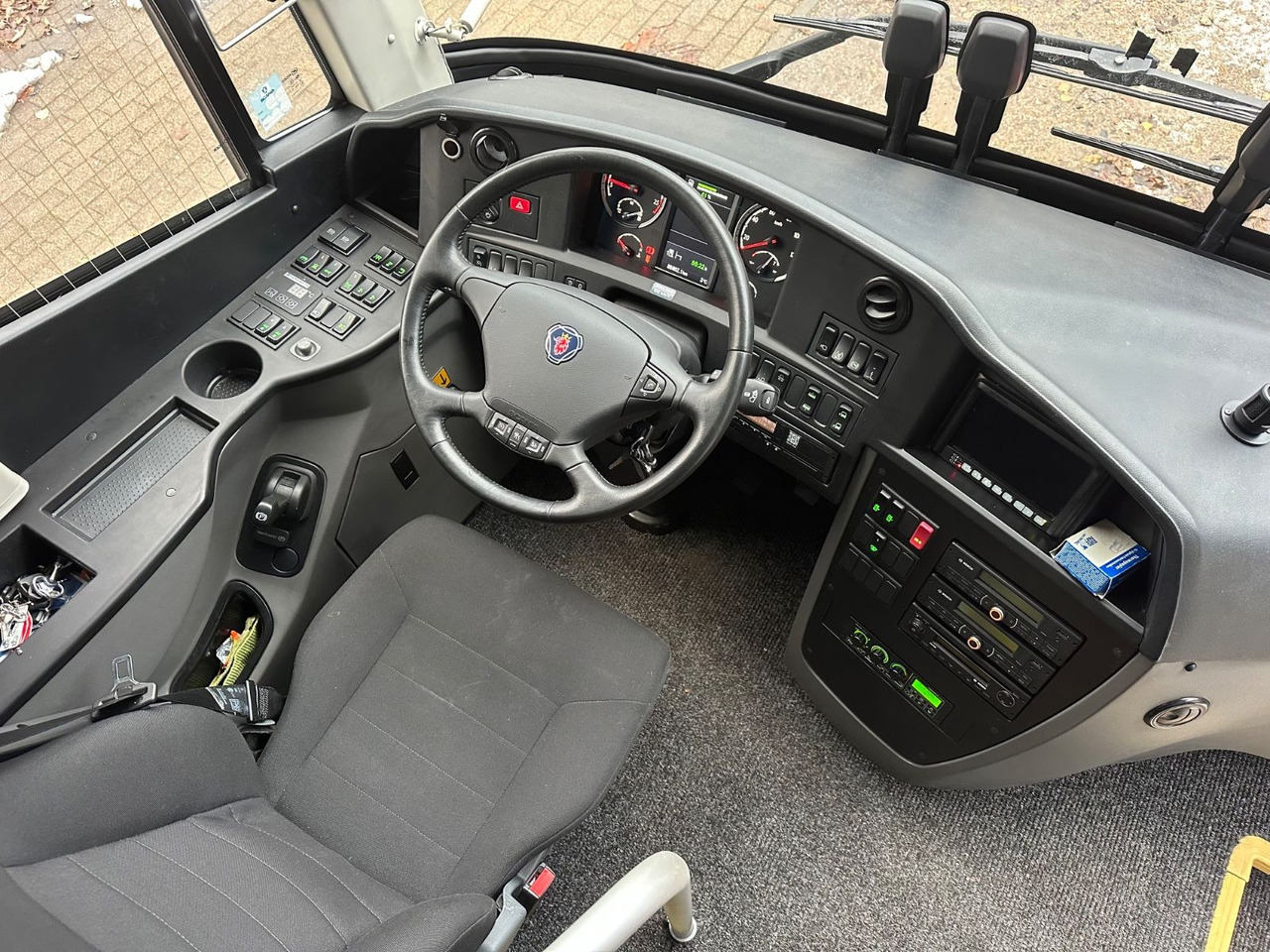 Scania Touring HD Higer 6X2 (86 tKm*59 Sitze) - مركبة كوتش: صورة 4 Scania Touring HD Higer 6X2 (86 tKm*59 Sitze) - مركبة كوتش: صورة 4