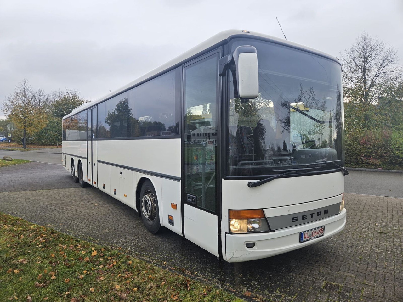 Setra S 317 UL (66 Sitze*Schalt*TOP) - حافلة سوبربان: صورة 1 Setra S 317 UL (66 Sitze*Schalt*TOP) - حافلة سوبربان: صورة 1
