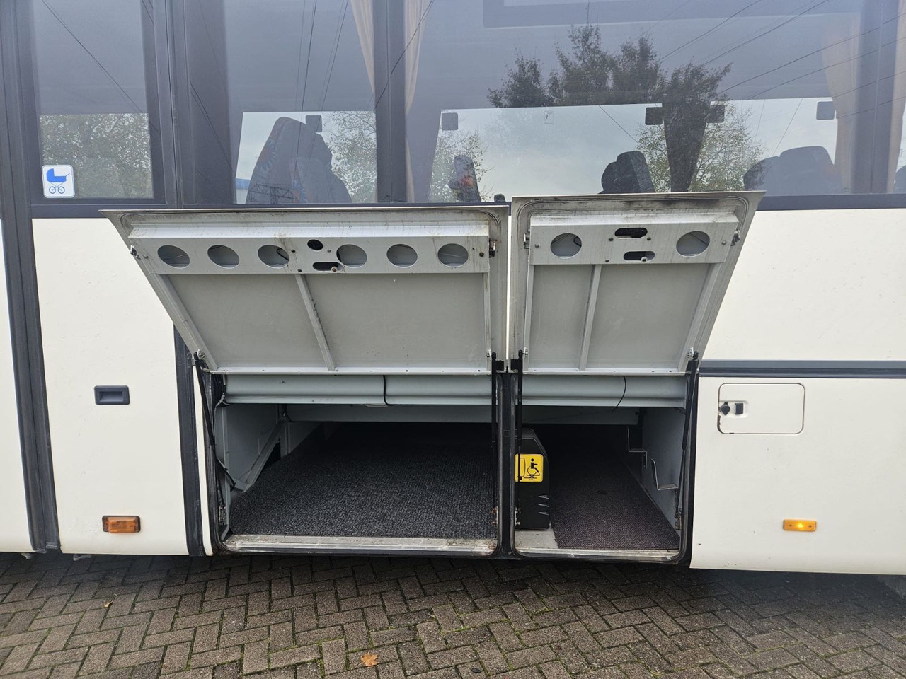 حافلة سوبربان Setra S 317 UL (66 Sitze*Schalt*TOP): صورة 10 حافلة سوبربان Setra S 317 UL (66 Sitze*Schalt*TOP): صورة 10