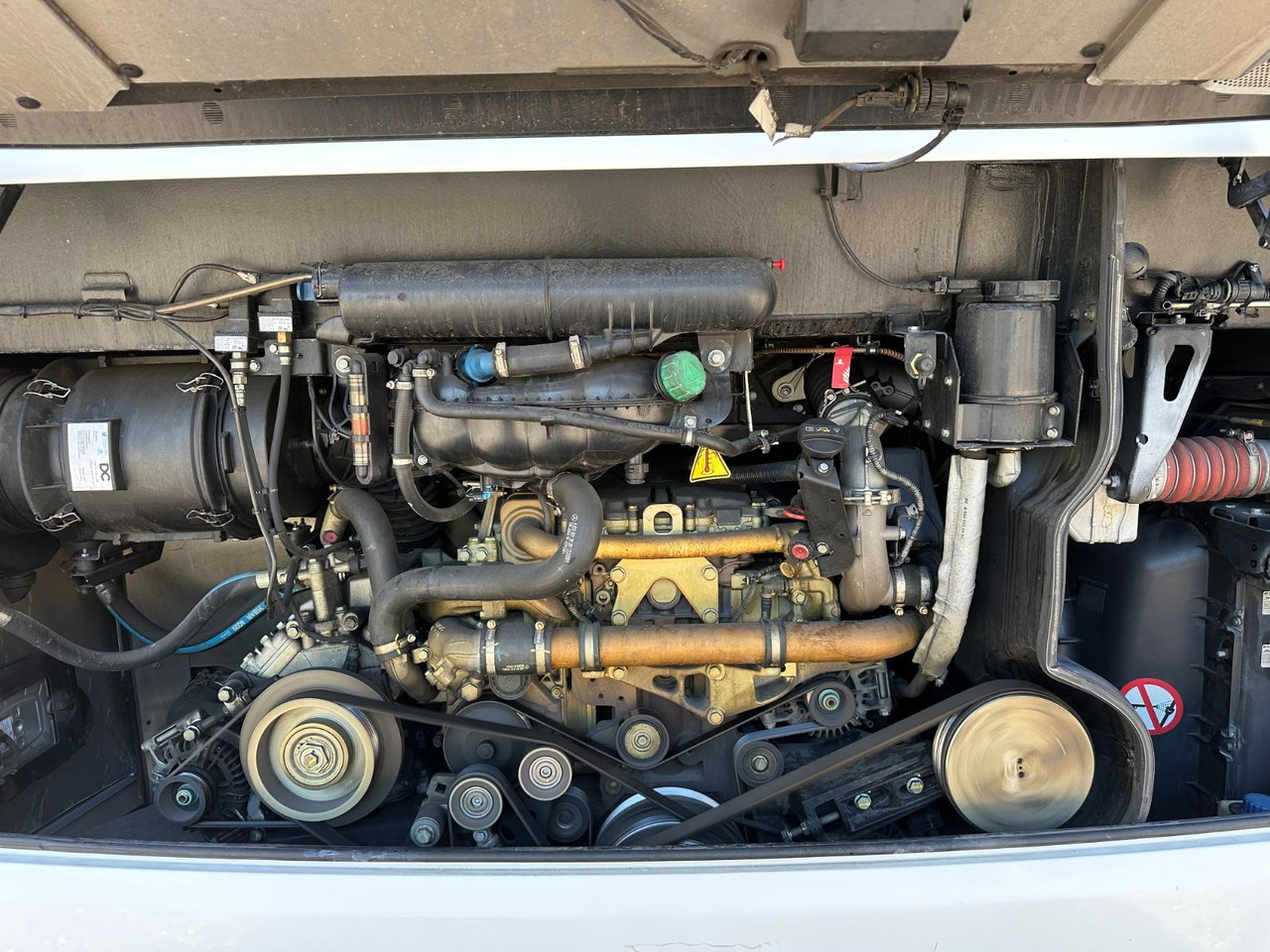 Setra S 415 LE Business (374 tKm*TOP) - حافلة المدينة: صورة 4 Setra S 415 LE Business (374 tKm*TOP) - حافلة المدينة: صورة 4