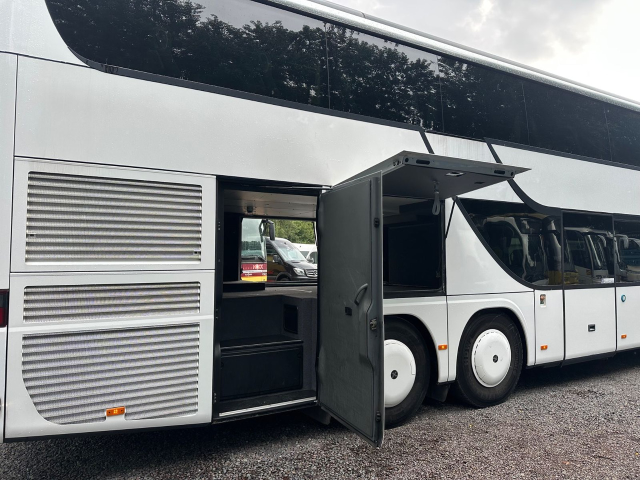 Setra S 431 DT (81 Sitze*TOP) - حافلة ذات طابقين: صورة 4 Setra S 431 DT (81 Sitze*TOP) - حافلة ذات طابقين: صورة 4