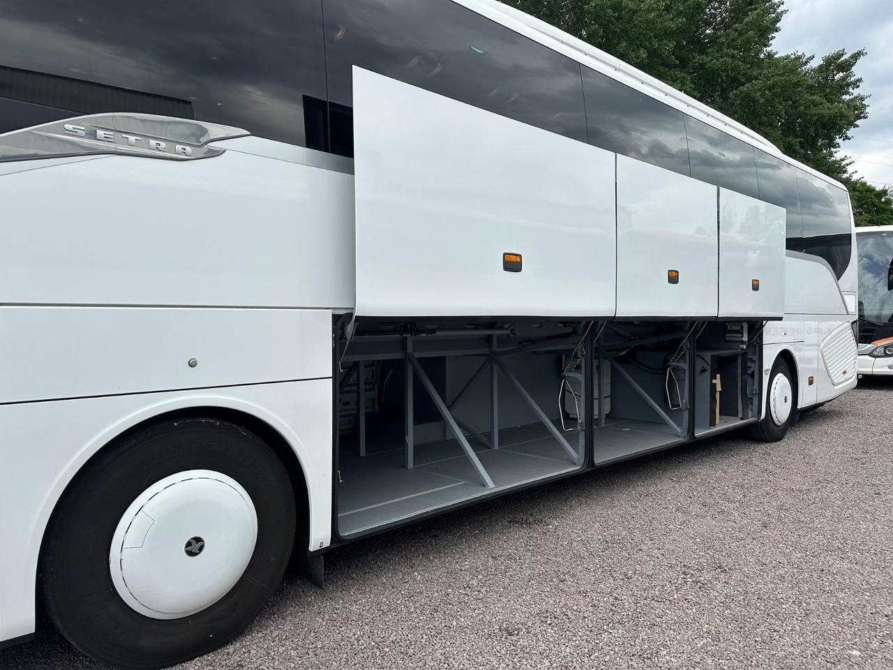 Setra S 516 HD/2A (54 Sitze*DE-Bus) - مركبة كوتش: صورة 5 Setra S 516 HD/2A (54 Sitze*DE-Bus) - مركبة كوتش: صورة 5