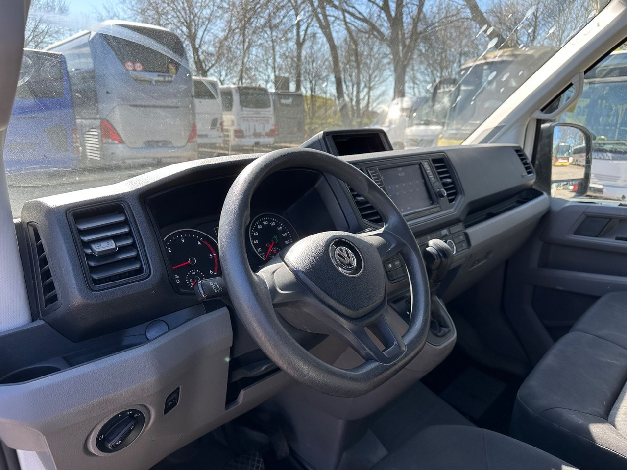 Volkswagen Crafter 2.0 TDi Transporter (PDC+Cam.*AC*Autom.) - ميكروباص: صورة 4 Volkswagen Crafter 2.0 TDi Transporter (PDC+Cam.*AC*Autom.) - ميكروباص: صورة 4