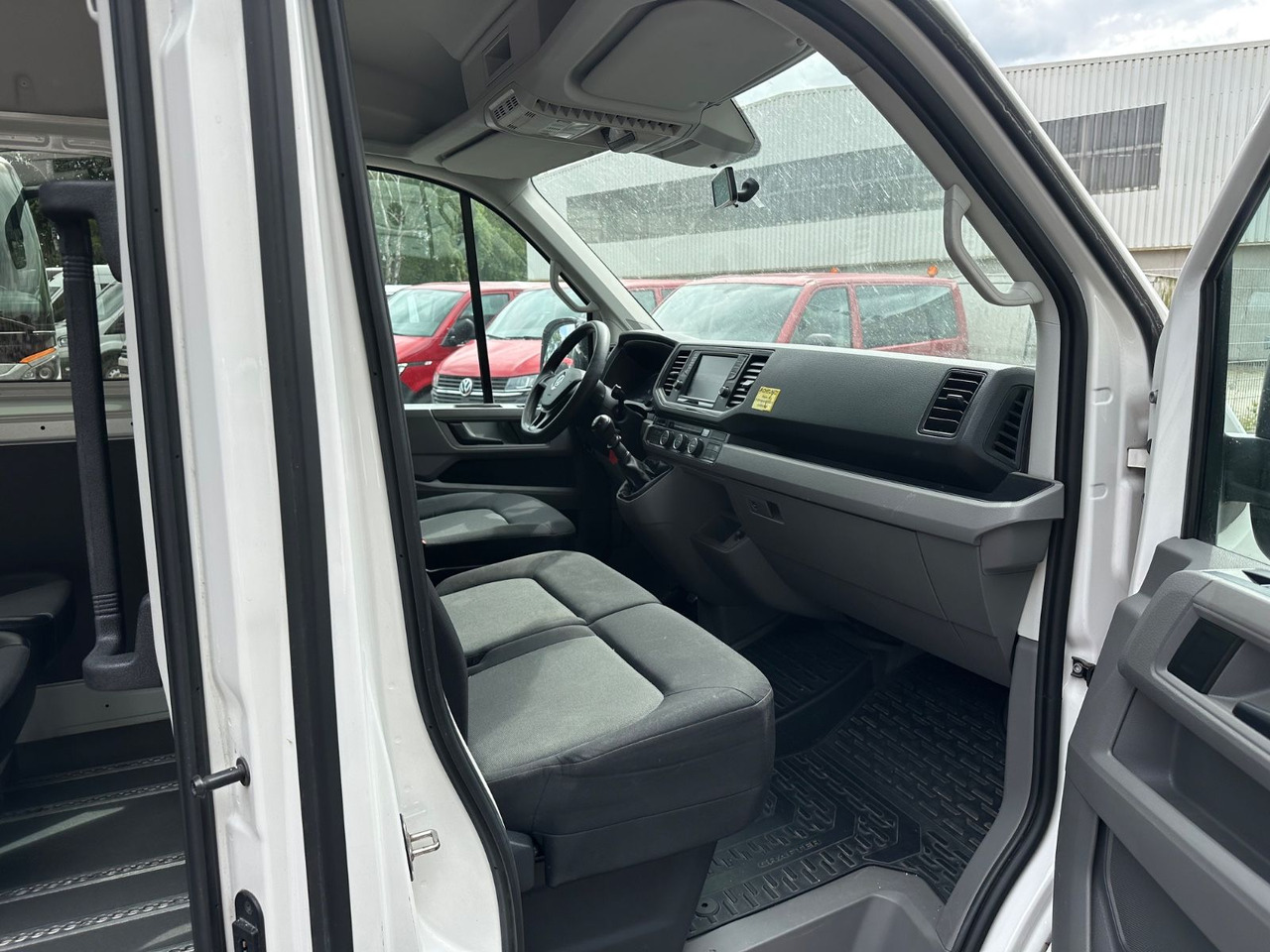Volkswagen Crafter (PDC*StandHz.*Behinderten gerecht) - ميكروباص: صورة 5 Volkswagen Crafter (PDC*StandHz.*Behinderten gerecht) - ميكروباص: صورة 5