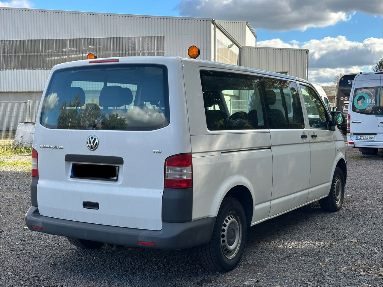 Volkswagen T5 Kombi - ميكروباص: صورة 2 Volkswagen T5 Kombi - ميكروباص: صورة 2