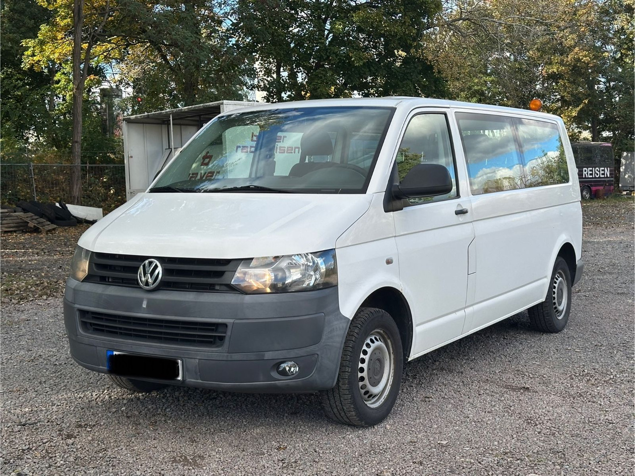 Volkswagen T5 Kombi - ميكروباص: صورة 1 Volkswagen T5 Kombi - ميكروباص: صورة 1
