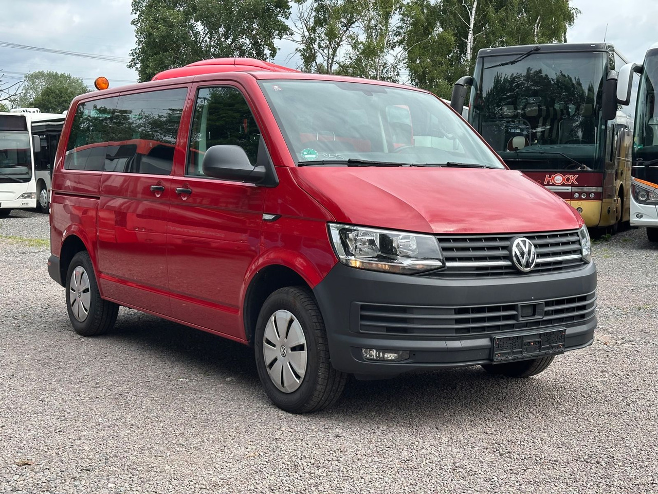 Volkswagen T6 Kombi (PDC Hi*ACC*StandHz*9 Sitzer*AC) - ميكروباص: صورة 2 Volkswagen T6 Kombi (PDC Hi*ACC*StandHz*9 Sitzer*AC) - ميكروباص: صورة 2