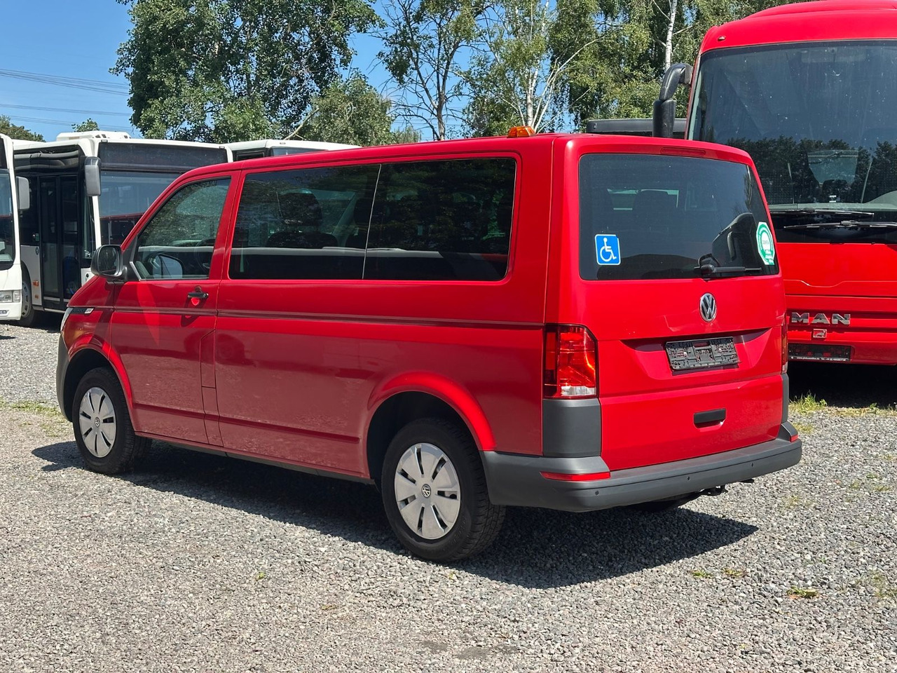 Volkswagen T6 Kombi (PDC Hi*ACC*StandHz*9 Sitzer*AC) - ميكروباص: صورة 3 Volkswagen T6 Kombi (PDC Hi*ACC*StandHz*9 Sitzer*AC) - ميكروباص: صورة 3
