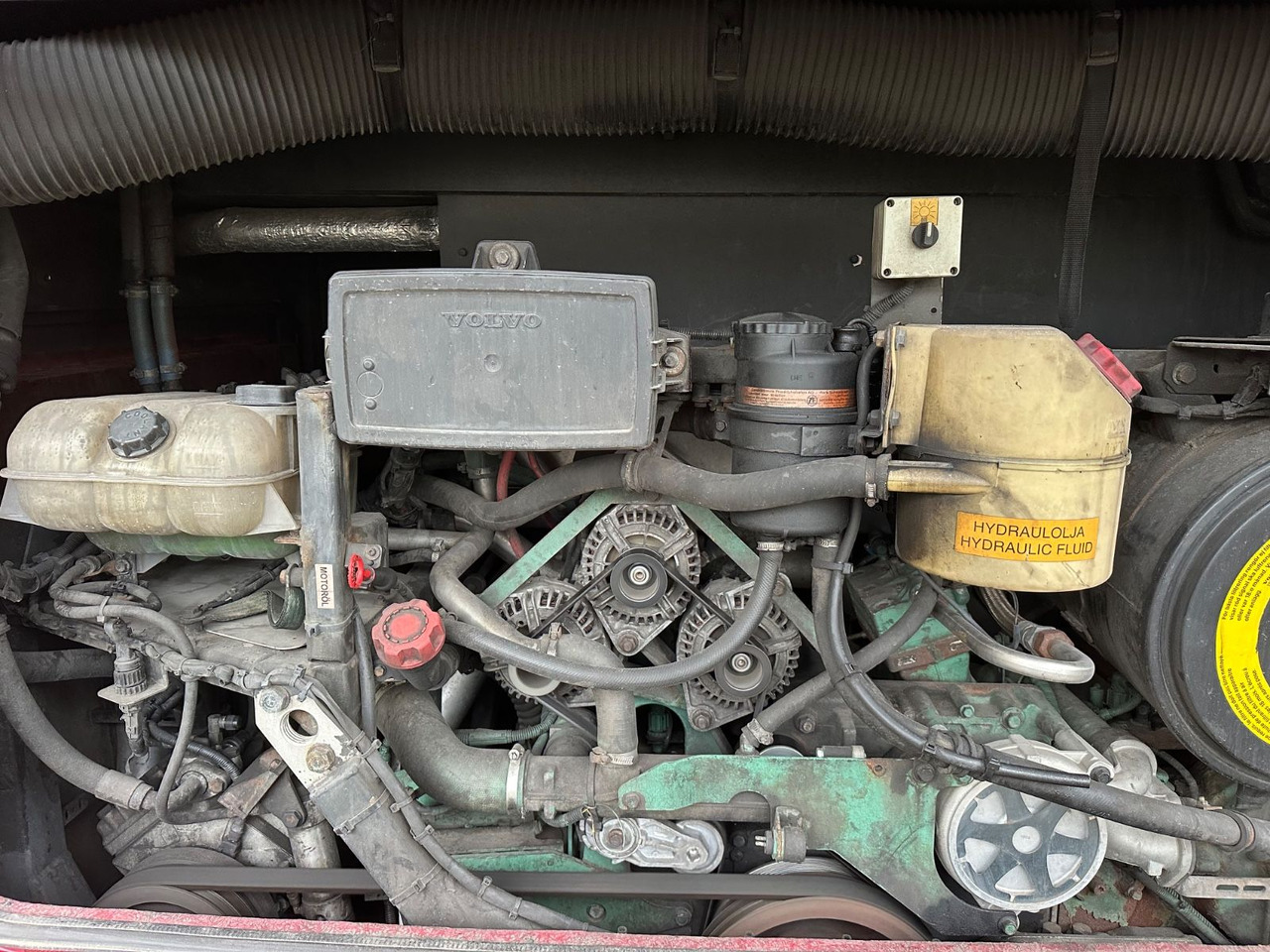 Volvo 9900 HD 6x2 (9700*415 HD*Tourismo RHD) - مركبة كوتش: صورة 4 Volvo 9900 HD 6x2 (9700*415 HD*Tourismo RHD) - مركبة كوتش: صورة 4