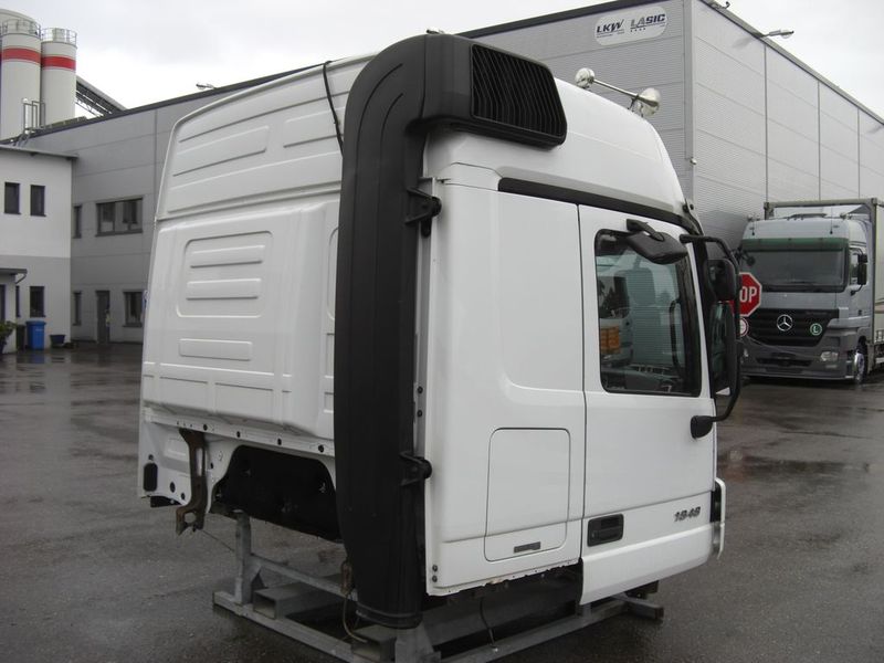 Mercedes-Benz Actros MP2 Megaspace / komplett - كابينة: صورة 2 Mercedes-Benz Actros MP2 Megaspace / komplett - كابينة: صورة 2